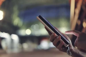 箕面市の老人ホームから「今すぐ退去を」と言われたら。深夜でも直行できる安置施設リスト