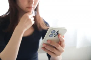 茨木警察署から「ご遺体の確認を」と電話が。パニックになる前に知っておくべき搬送・葬儀の手順